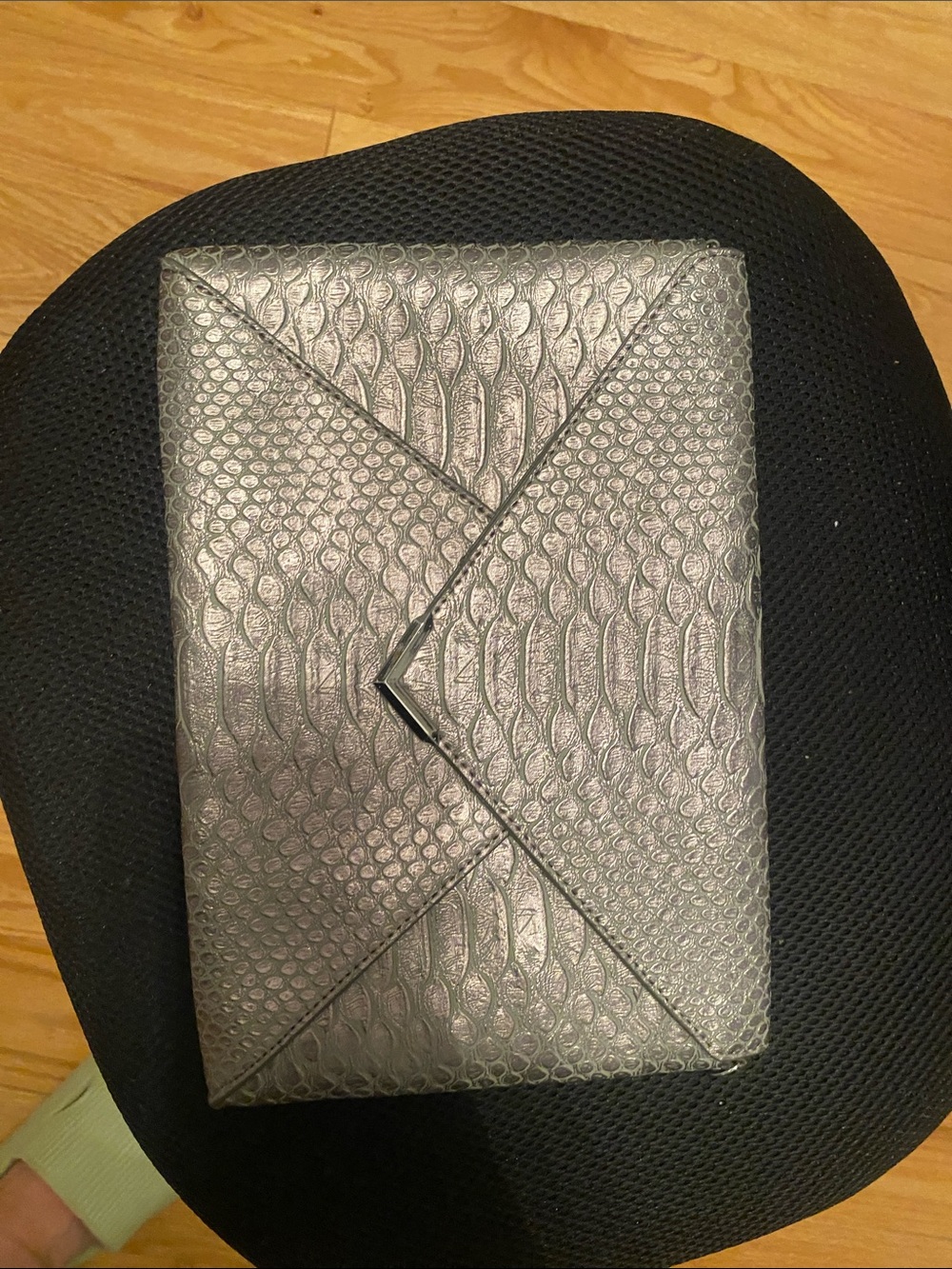 Stella & Dot Metallic Silver Textured Envelope Clutch